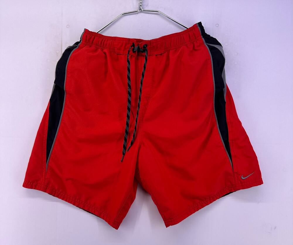 Vintage 20’s Nike Black and Red Shorts Size Medium